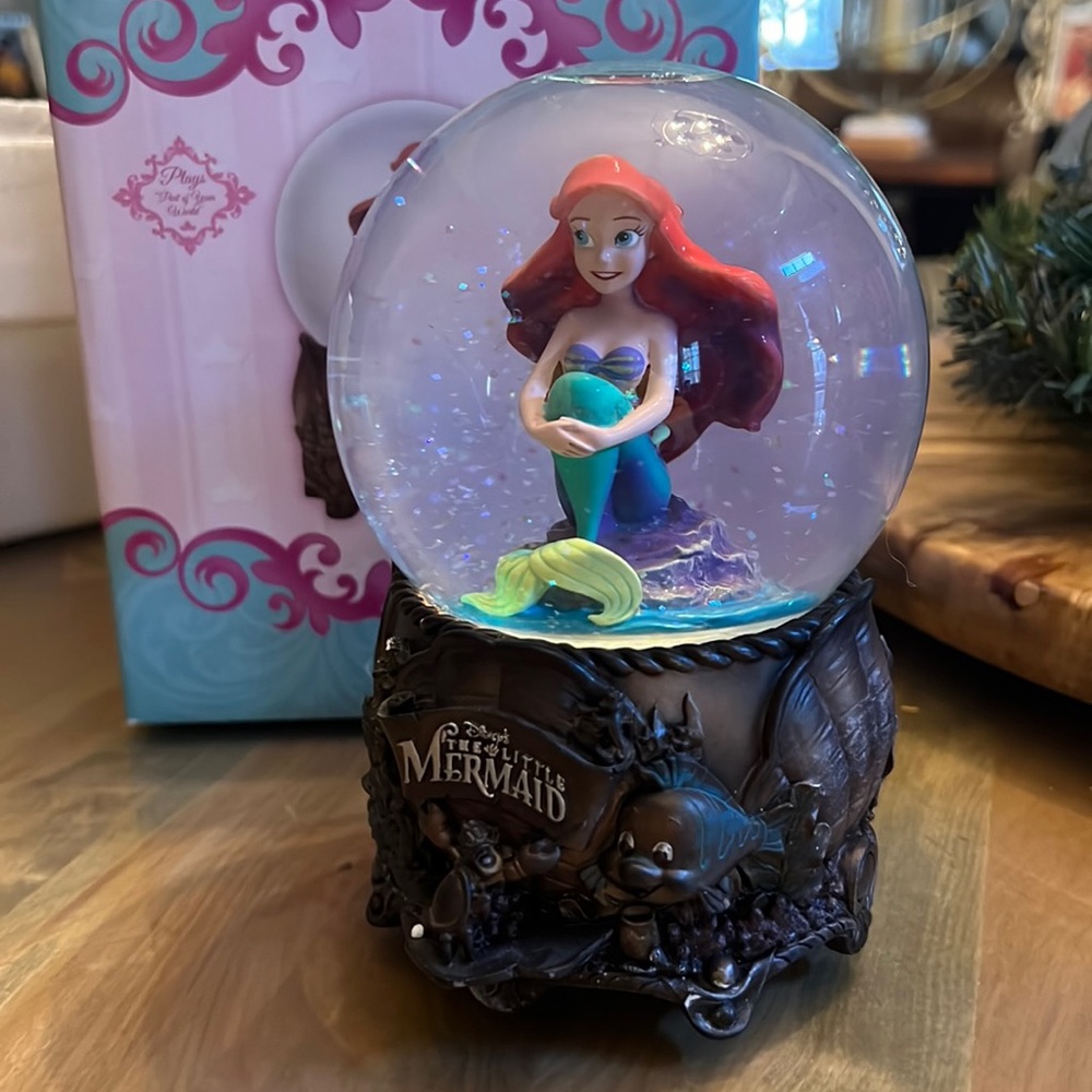 The Little Mermaid snow globe